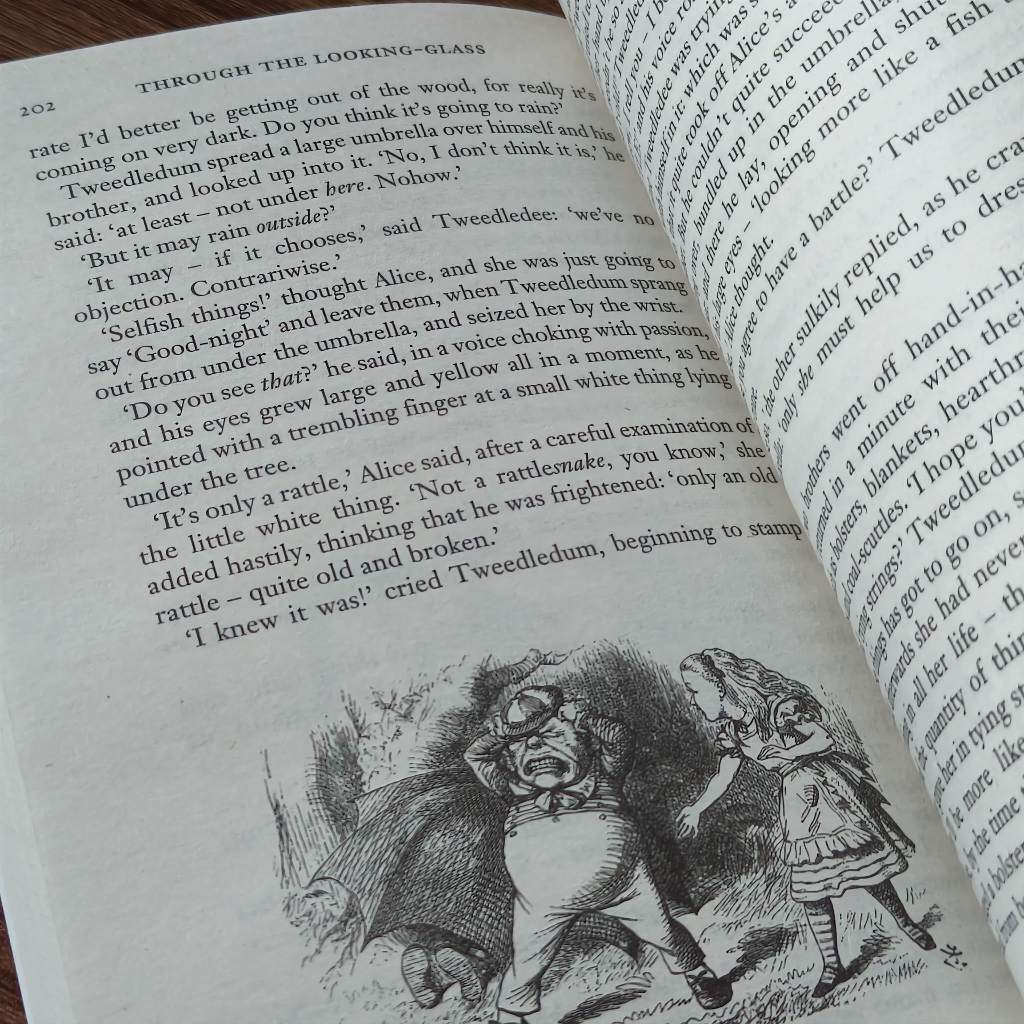 Tiểu Thuyết Tiếng Anh - Alice's Adventures in Wonderland & Through The Looking - Glass