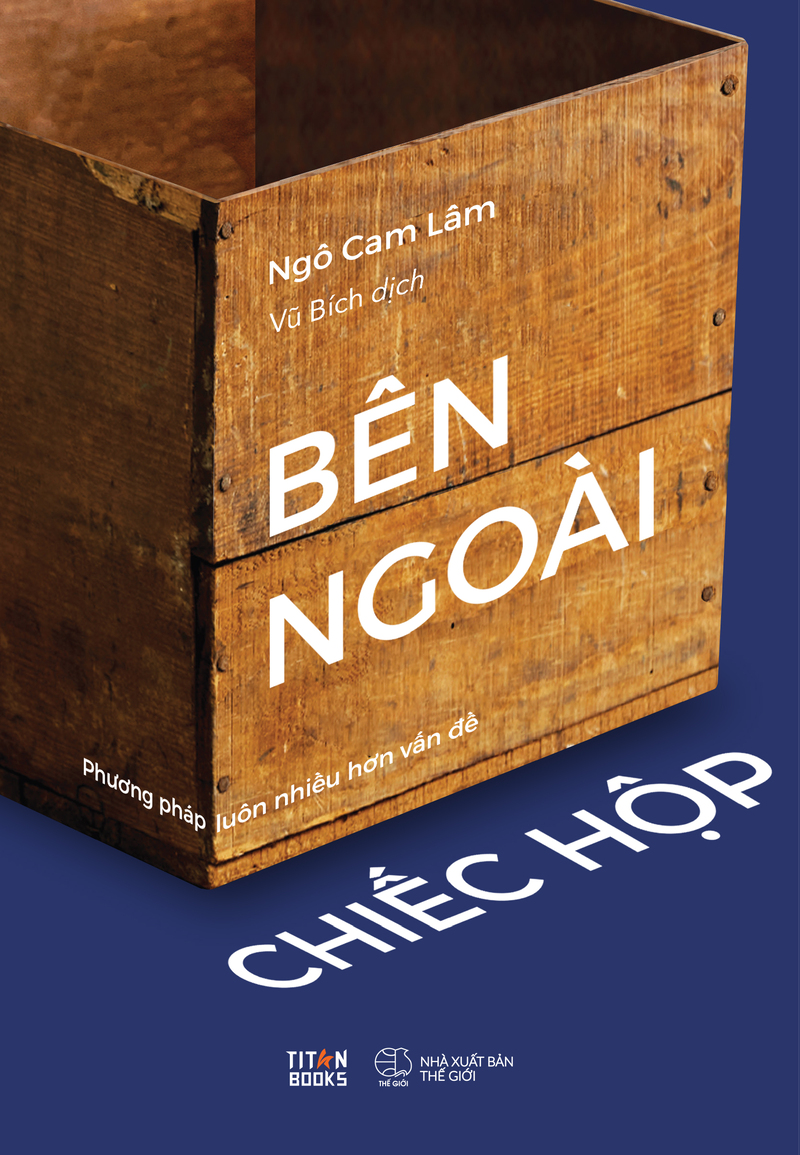 Bên Ngoài Chiếc Hộp