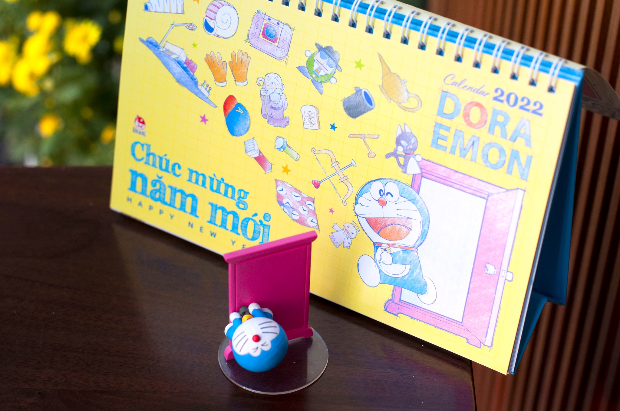 Lịch Để Bàn Doraemon 2022 - Tặng Kèm Sticker