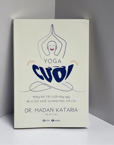 Yoga Cười